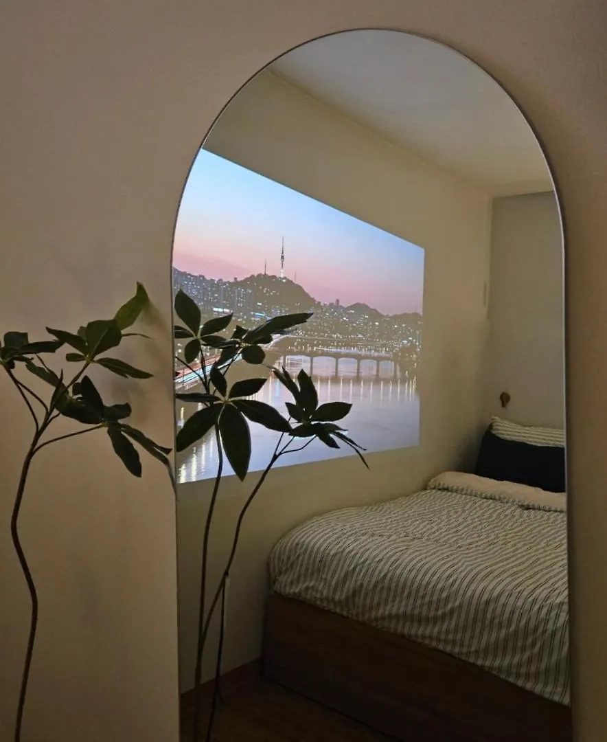 A 5-Minute Walk From Airport Bus Stop, Near Gangnam, Hongdae, Arrived At Express Bus Terminal Station, Subway 7Min, Convenient Access To Other Regions Such As Busan, Gwangju, And Jeonju Сеул Южная Корея