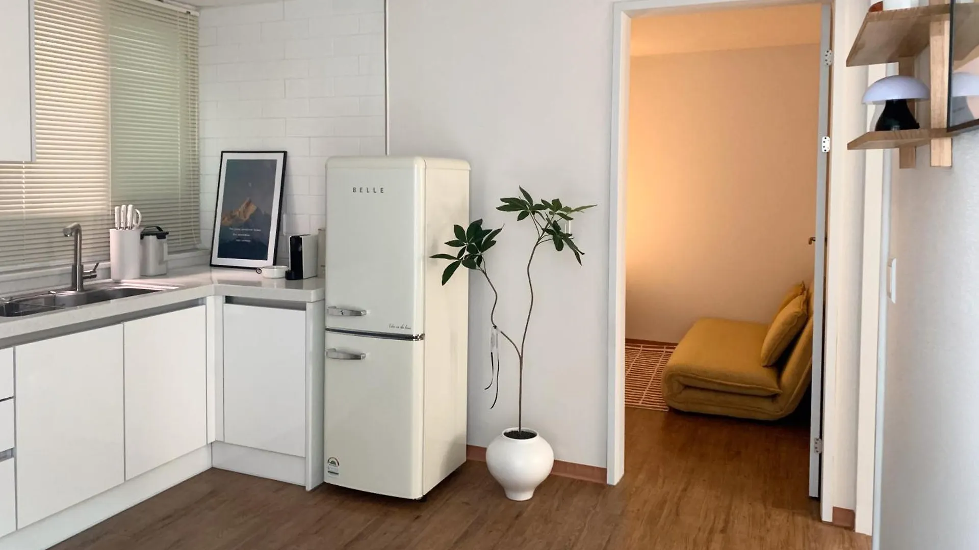 A 5-Minute Walk From Airport Bus Stop, Near Gangnam, Hongdae, Arrived At Express Bus Terminal Station, Subway 7Min, Convenient Access To Other Regions Such As Busan, Gwangju, And Jeonju Сеул Южная Корея