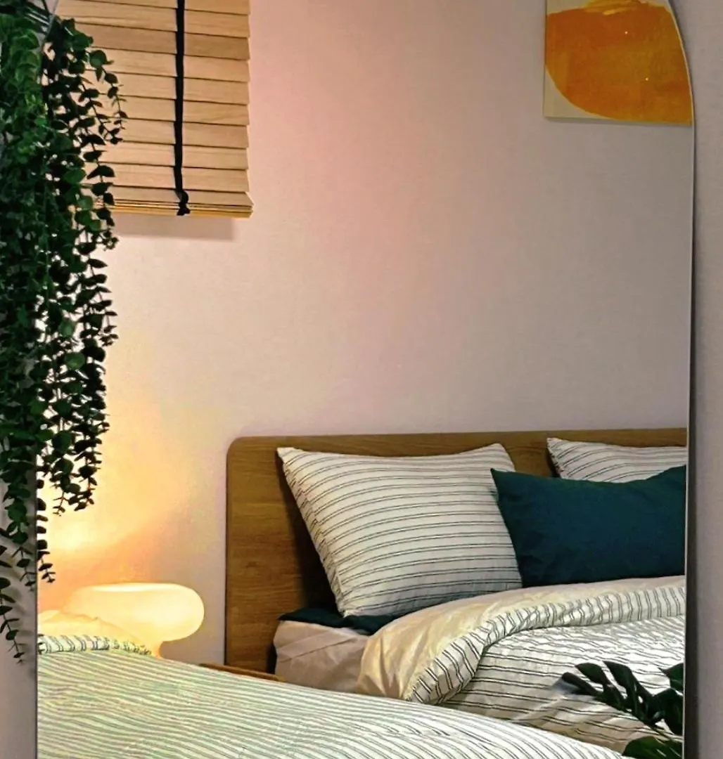 A 5-Minute Walk From Airport Bus Stop, Near Gangnam, Hongdae, Arrived At Express Bus Terminal Station, Subway 7Min, Convenient Access To Other Regions Such As Busan, Gwangju, And Jeonju Seoul